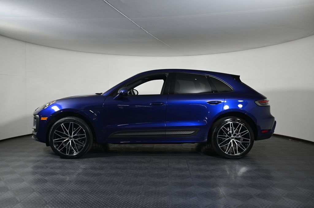 2026 Porsche Macan Base - Photo 2