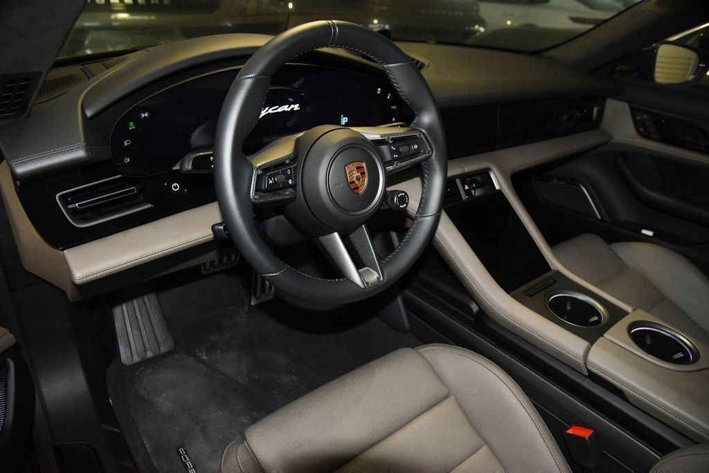 2024 Porsche Taycan Turbo S photo 4