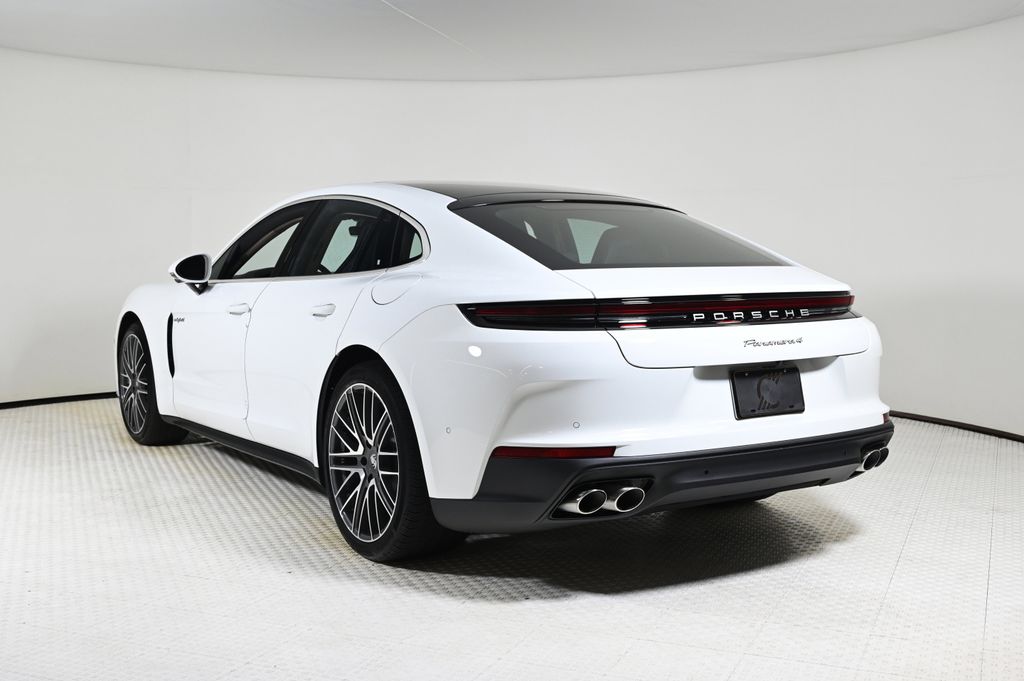 2025 Porsche Panamera E-Hybrid 4 photo 3