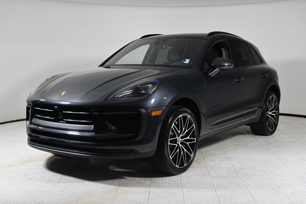 2024 Porsche Macan Base