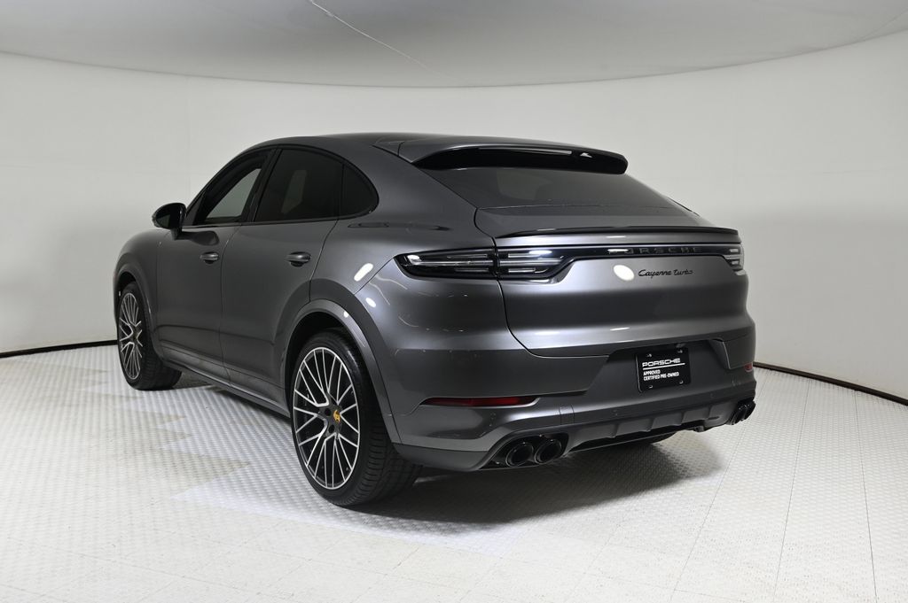 2022 Porsche Cayenne Coupe Turbo photo 3