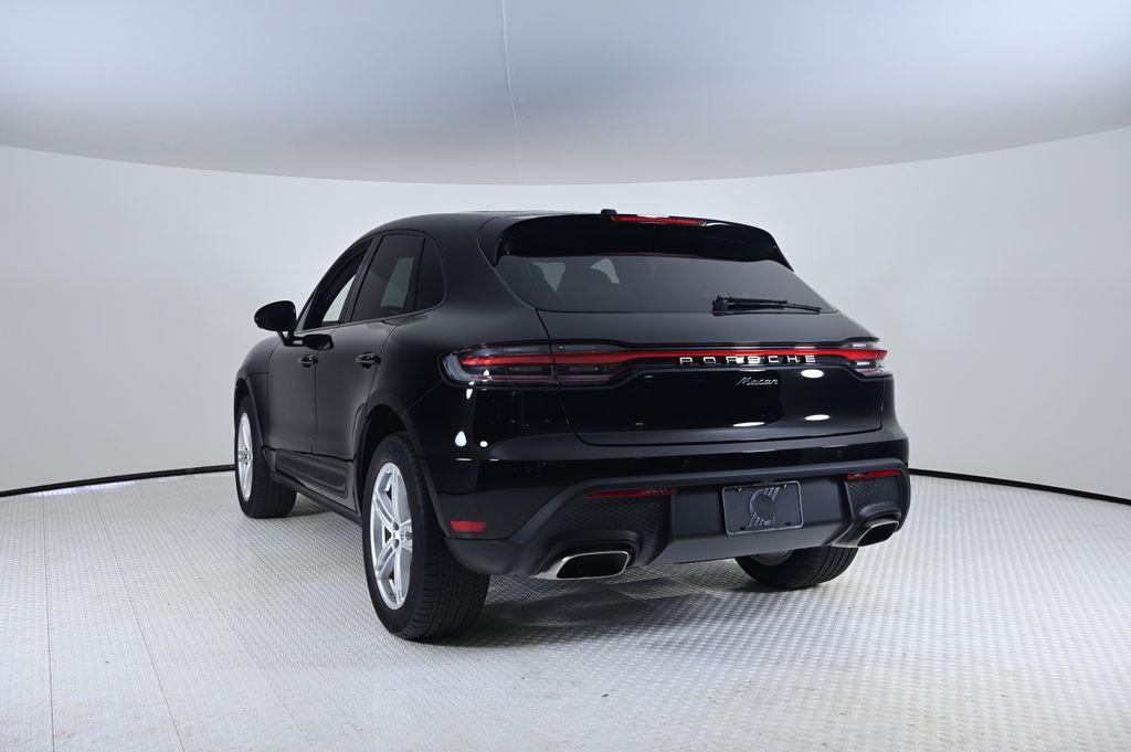 2026 Porsche Macan T photo 3