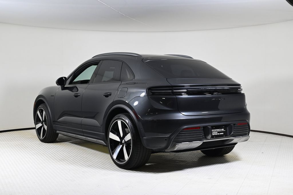 2025 Porsche Macan Electric photo 3