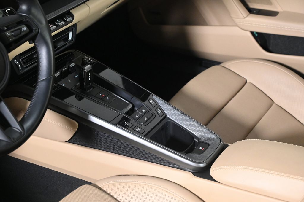2024 Porsche 911 - Photo 16