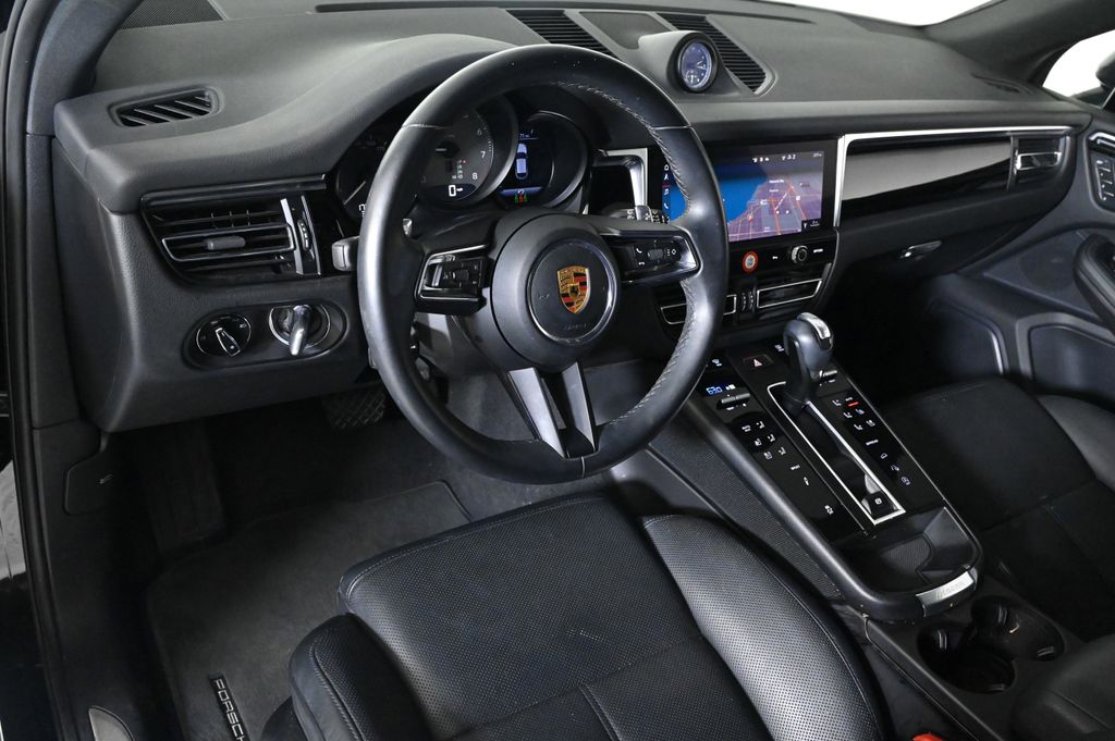 2023 Porsche Macan S photo 4