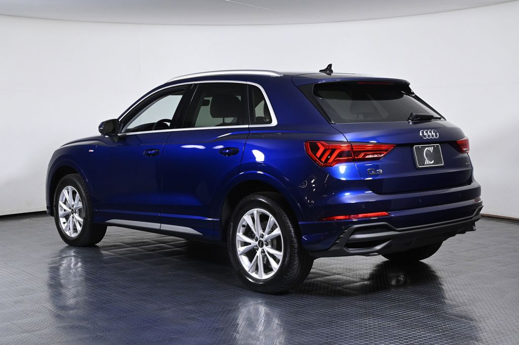 2025 Audi Q3 S line quattro Premium photo 3