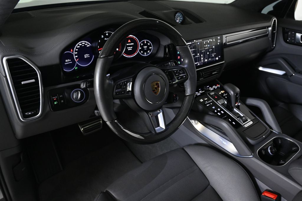 2022 Porsche Cayenne Coupe Turbo photo 4