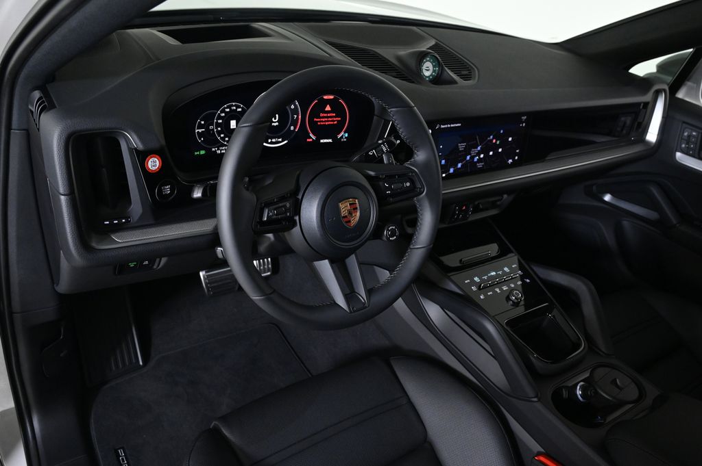 2026 Porsche Cayenne Coupe S photo 4