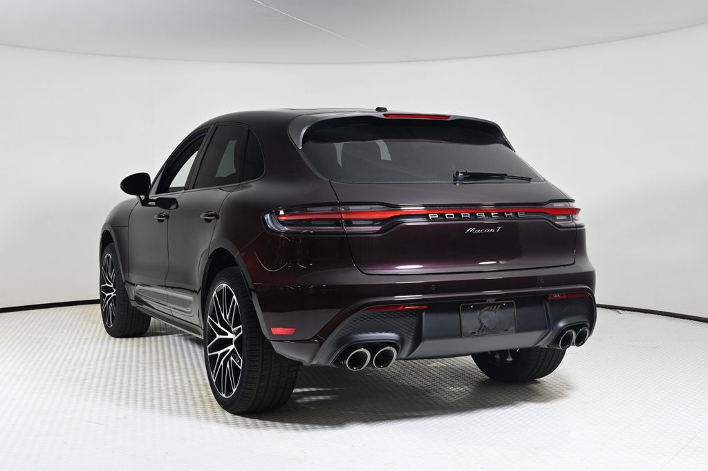 2025 Porsche Macan T photo 2