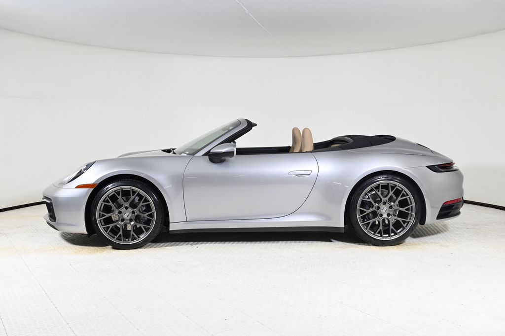 2022 Porsche 911 4 photo 2