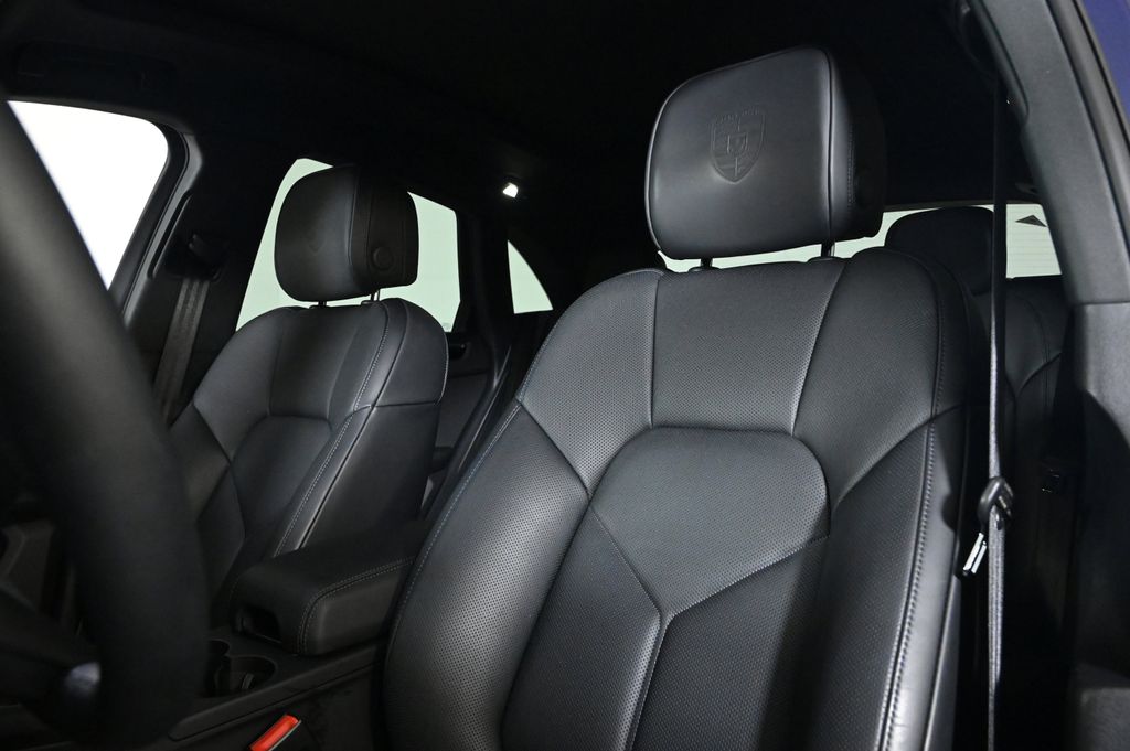 2026 Porsche Macan Base - Photo 5