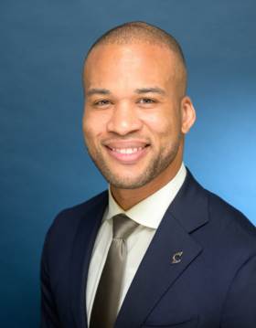 Staff member Darvee Beard from 1db33dc9ff26