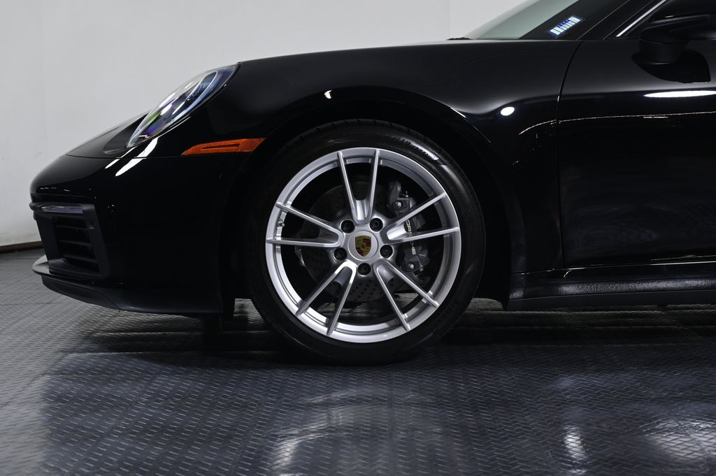 2024 Porsche 911 - Photo 25