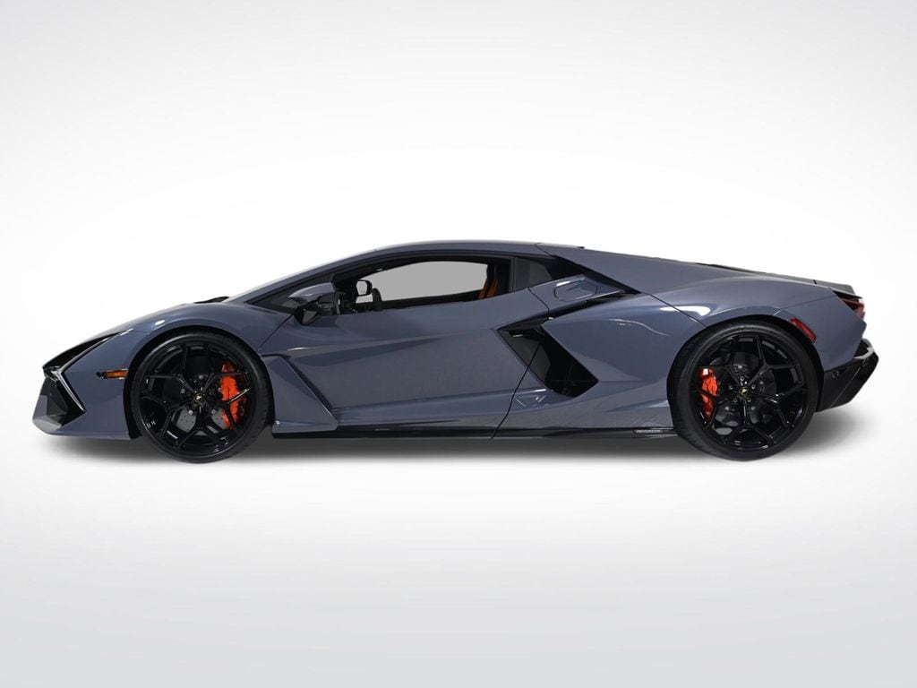 2025 Lamborghini Revuelto photo 2