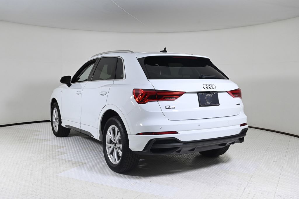 2025 Audi Q3 S line S line quattro Premium Premium 45 TFSI quattro photo 3