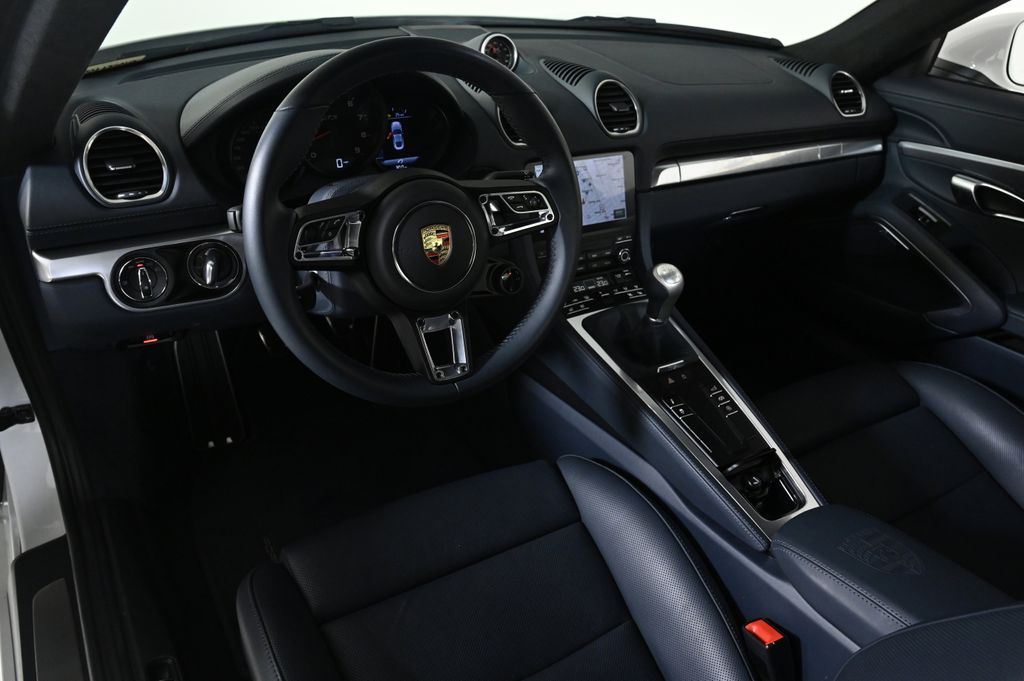 2025 Porsche Cayman GTS 4.0 photo 4