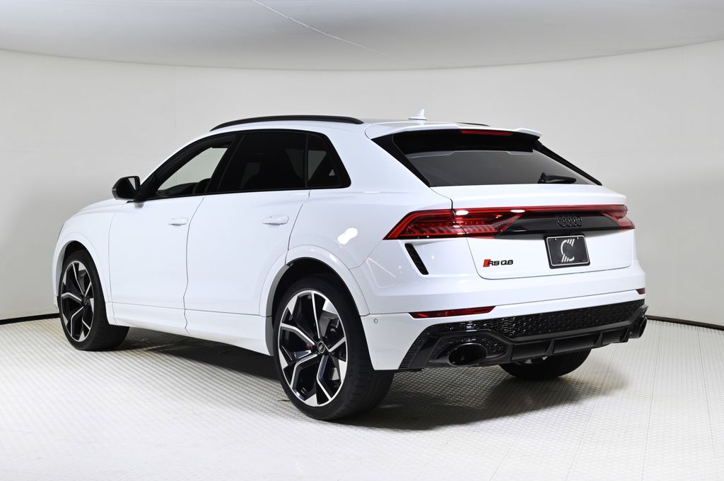 2024 Audi RS Q8 photo 3