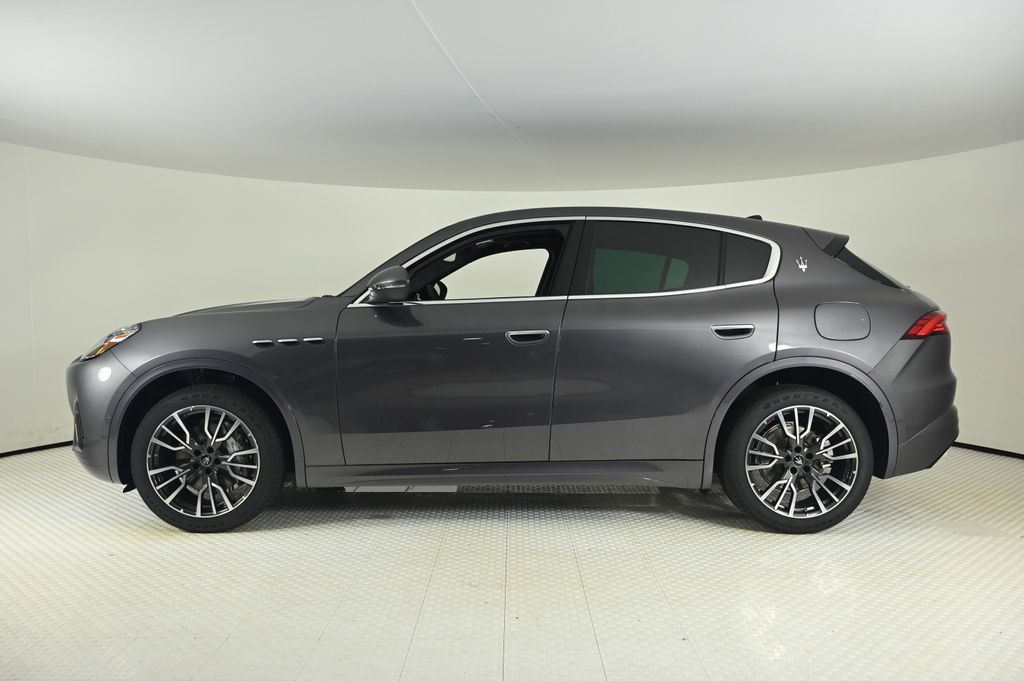 2025 Maserati Grecale photo 2