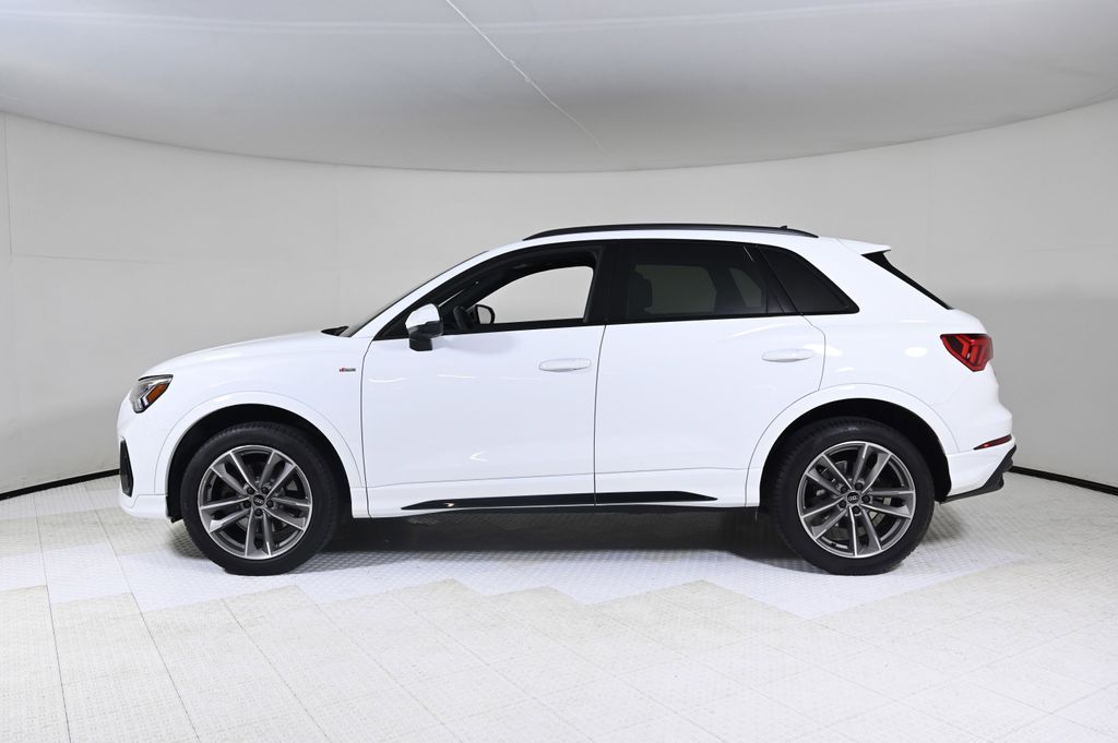 2025 Audi Q3 S line quattro Premium photo 2