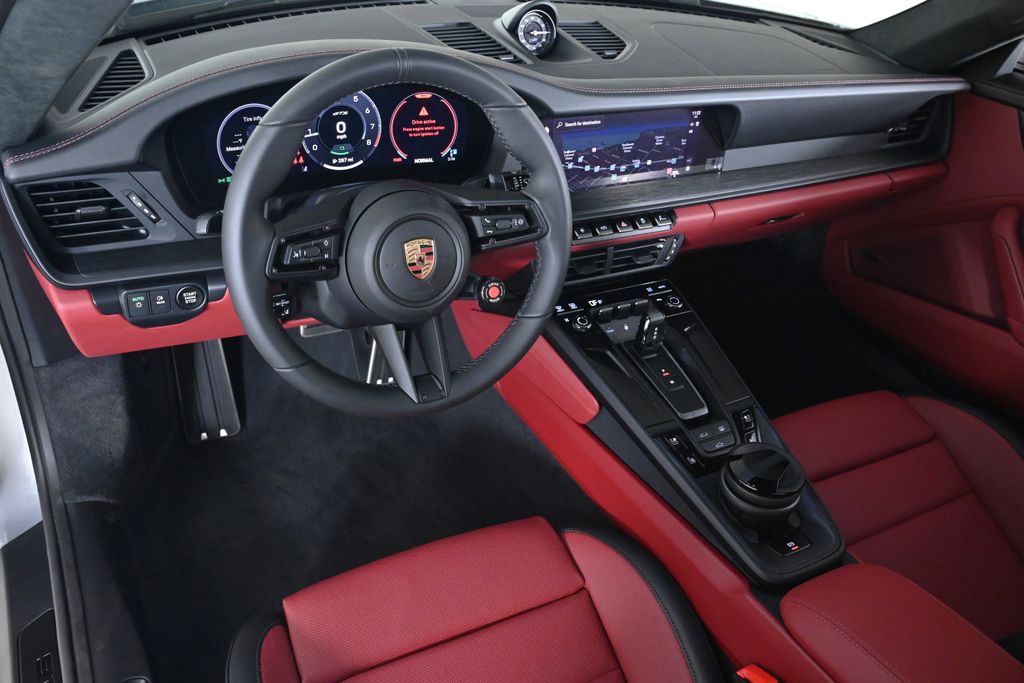 2026 Porsche 911 4 GTS photo 4