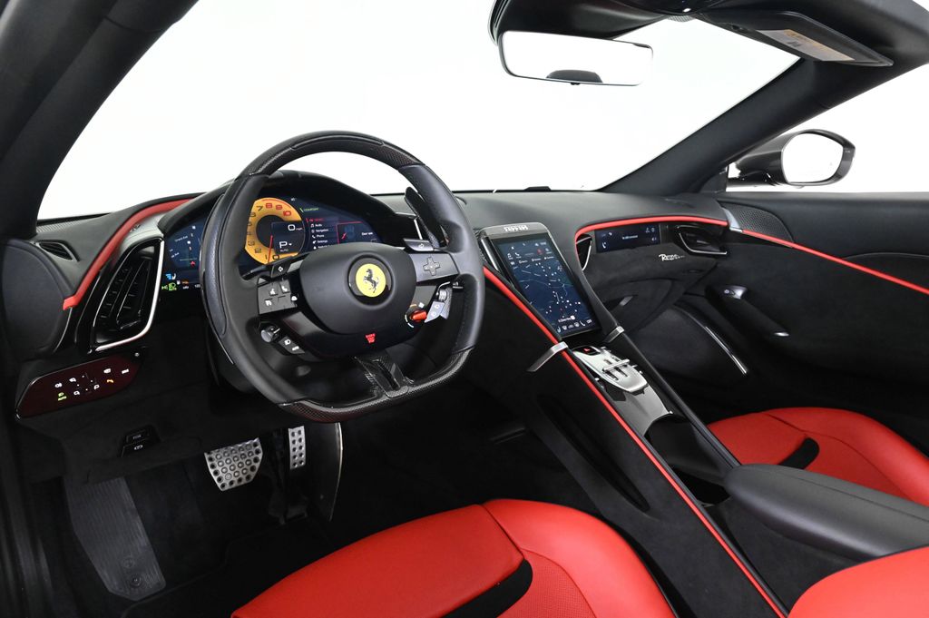 2024 Ferrari Roma Spider photo 3