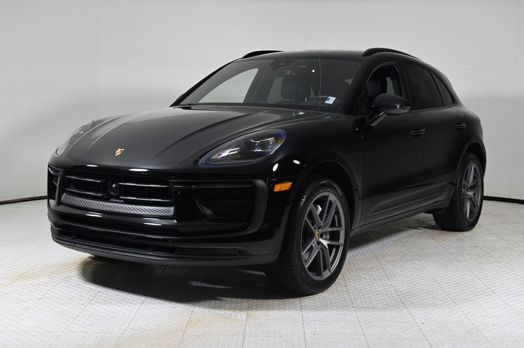 2024 Porsche Macan Base