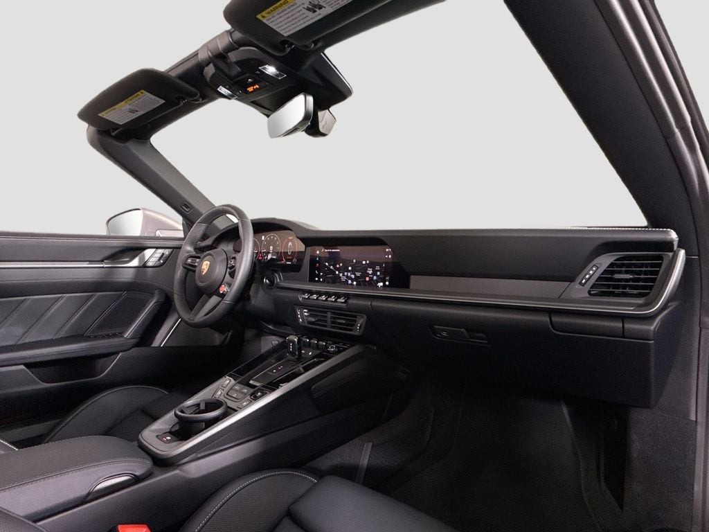 2026 Porsche 911 S - Photo 17