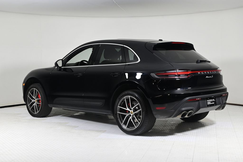2023 Porsche Macan S photo 3