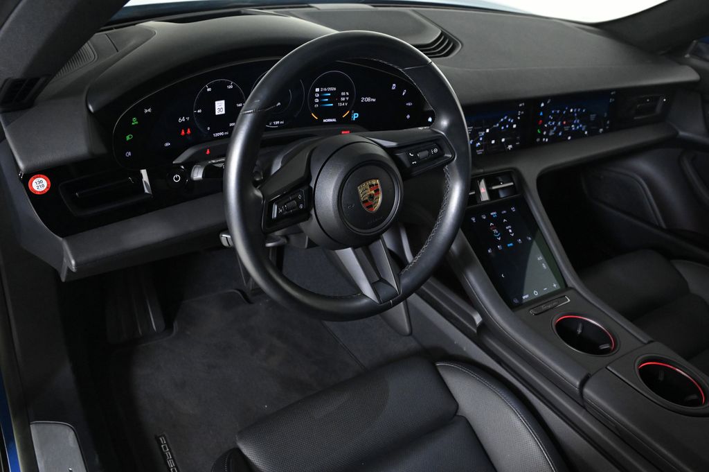 2023 Porsche Taycan 4S Cross Turismo photo 4