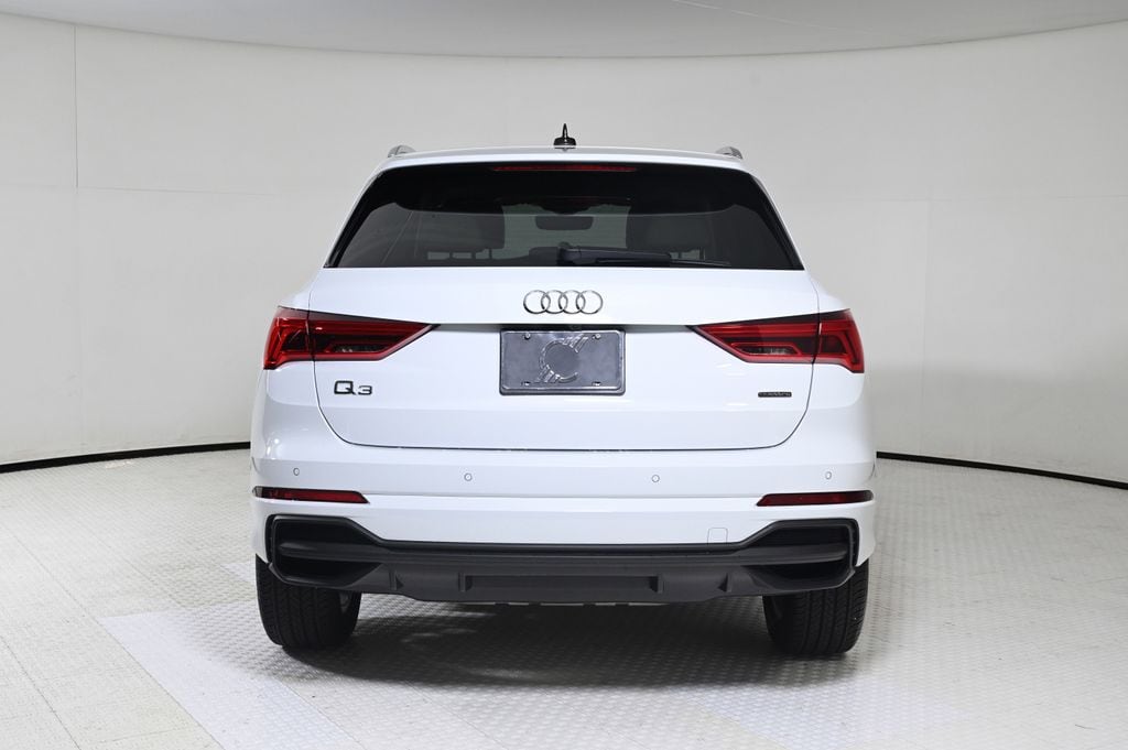 2025 Audi Q3 S line S line quattro Premium Premium 45 TFSI quattro photo 4