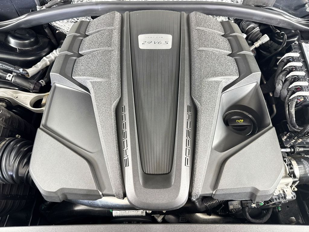 2025 Porsche Macan S - Photo 30