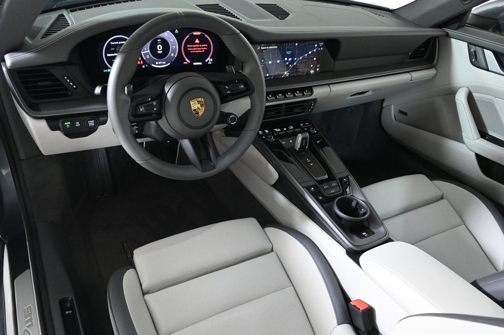 2025 Porsche 911 Coupe photo 4