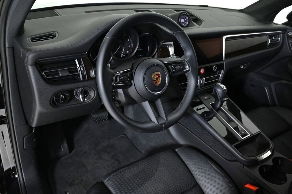 Certified 2024 Porsche Macan  SUV