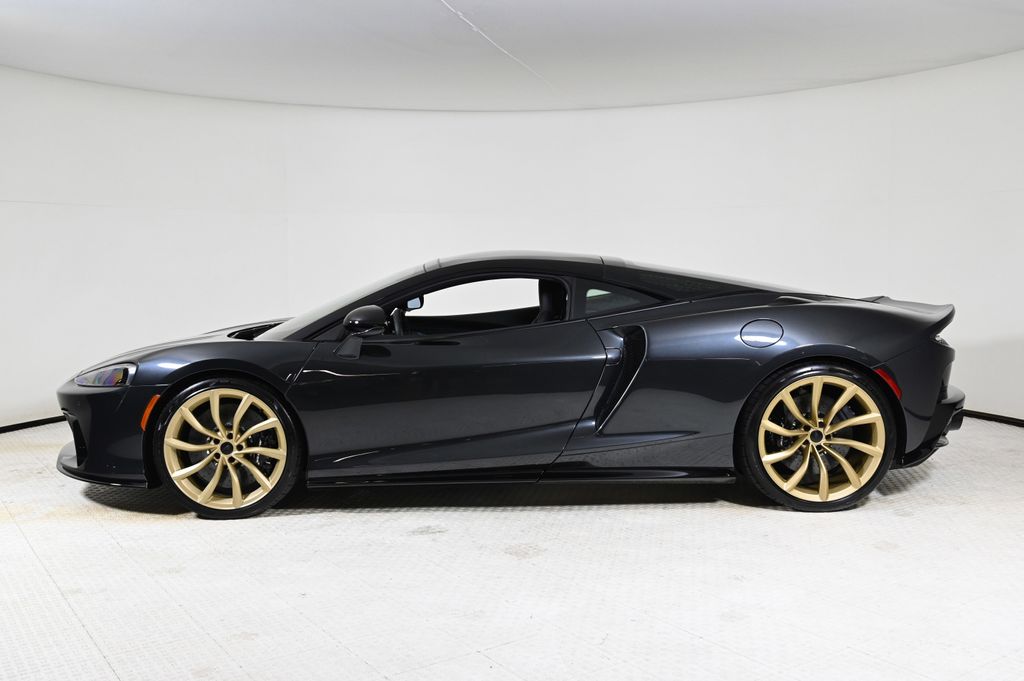 2025 Mclaren GTS photo 2