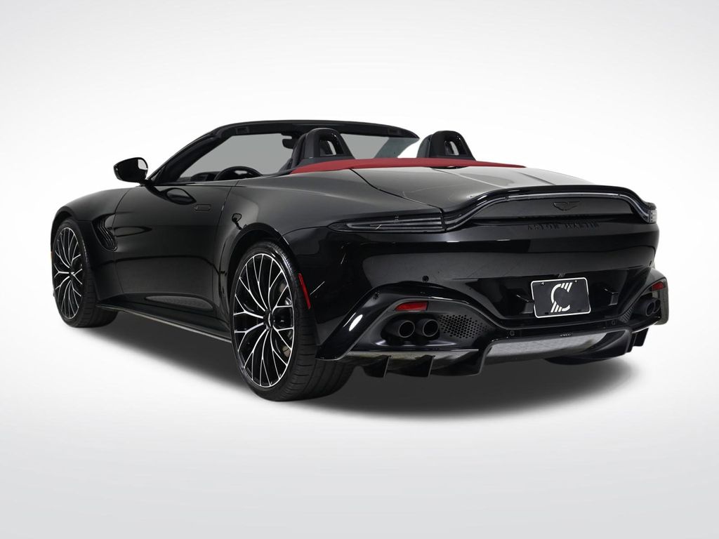 2023 Aston Martin Vantage photo 2