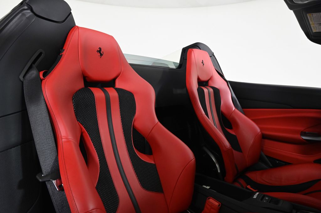 2021 Ferrari F8 Spider photo 4