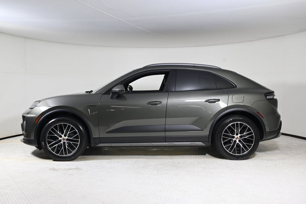 2025 Porsche Macan Electric photo 2