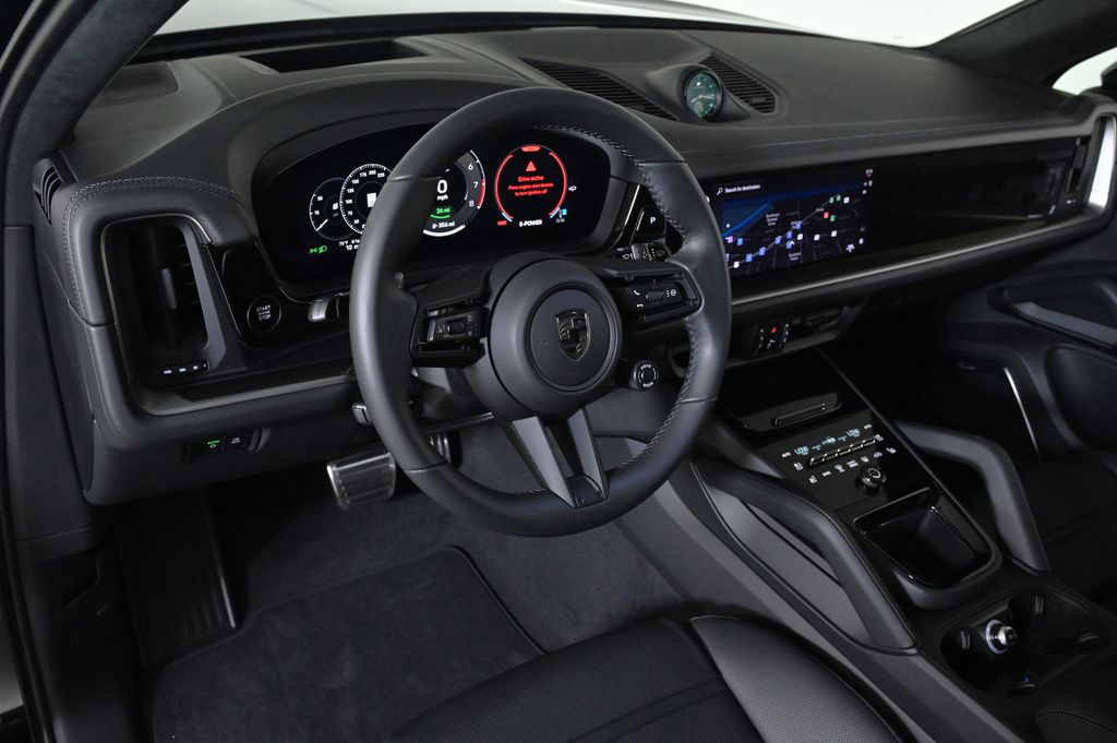 2026 Porsche Cayenne E-Hybrid Turbo photo 3