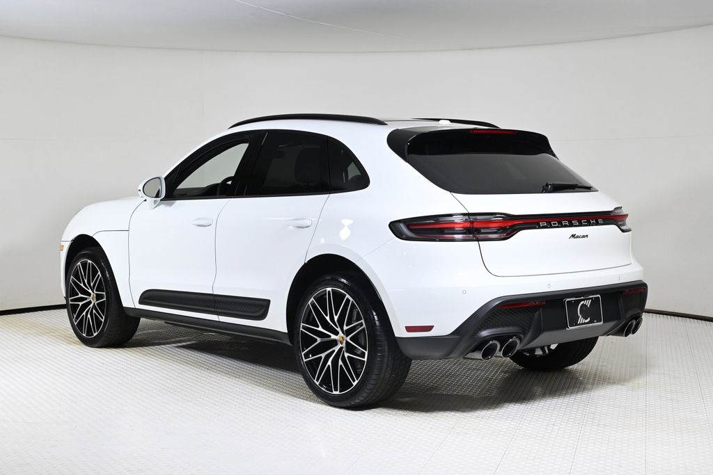 2026 Porsche Macan T photo 3