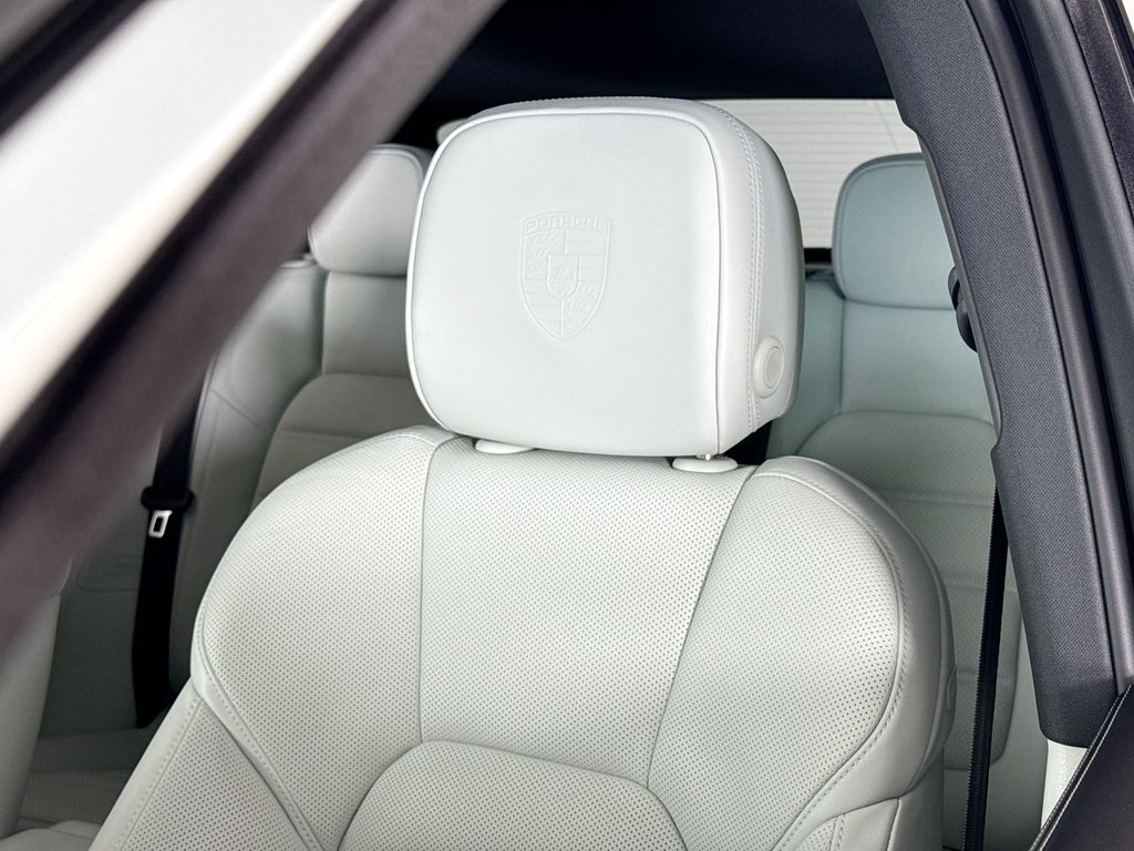 2025 Porsche Macan S - Photo 27
