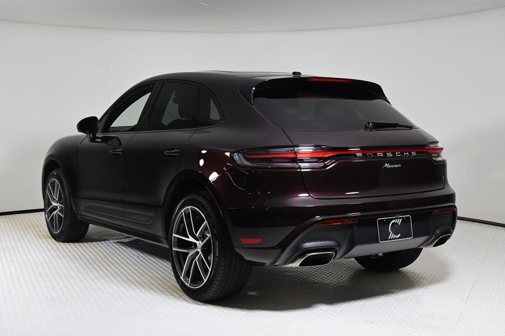 2026 Porsche Macan T photo 3