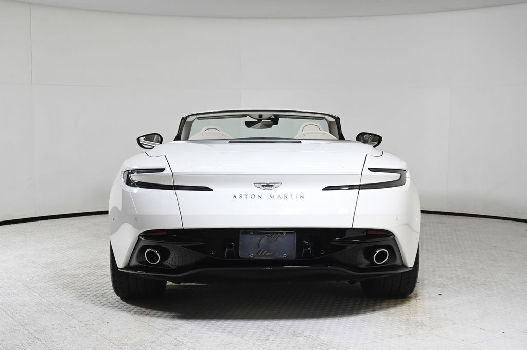 2022 Aston Martin DB11 AM5 photo 4