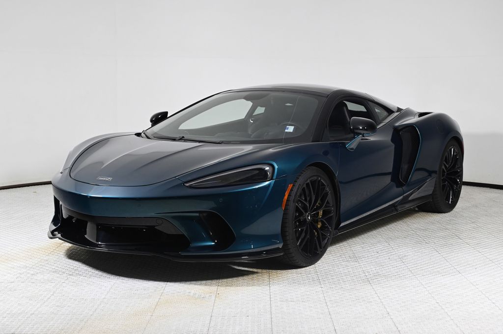 2023 McLaren GT Base