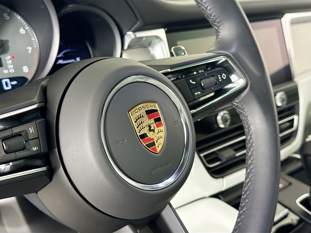 2025 Porsche Macan S - Photo 19