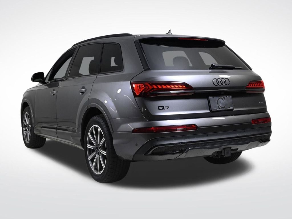 2023 Audi Q7 quattro Premium Plus photo 3