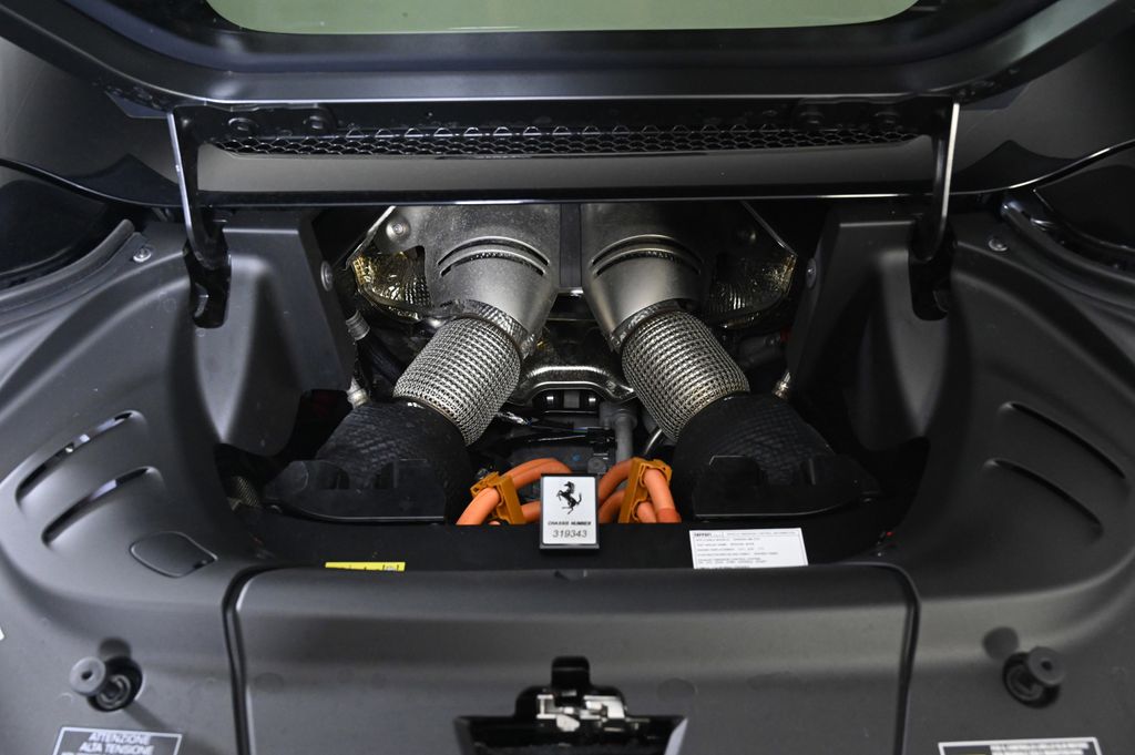 2025 Ferrari 296 GTS photo 4