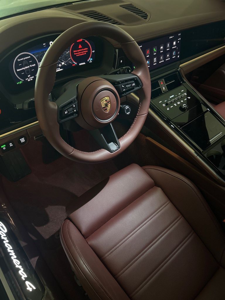 2024 Porsche Panamera 4 photo 4