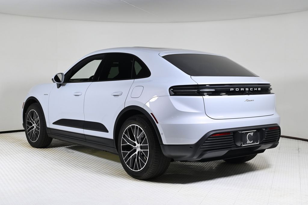 2025 Porsche Macan Electric photo 3