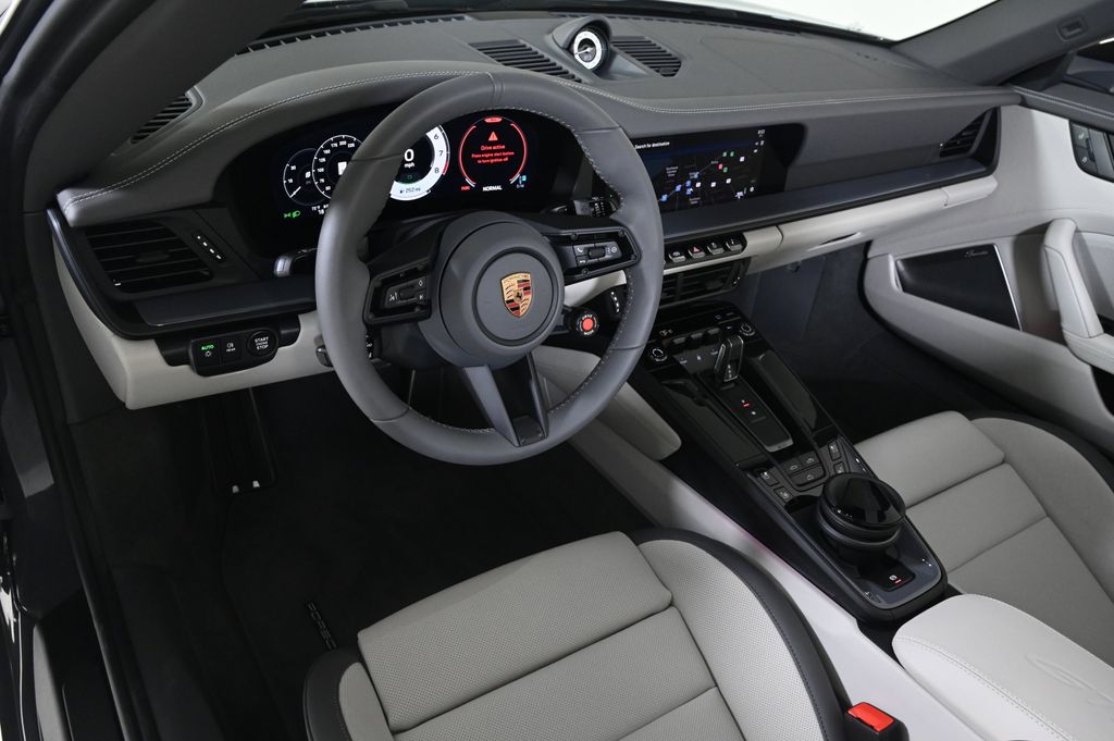 2026 Porsche 911 4 GTS photo 4