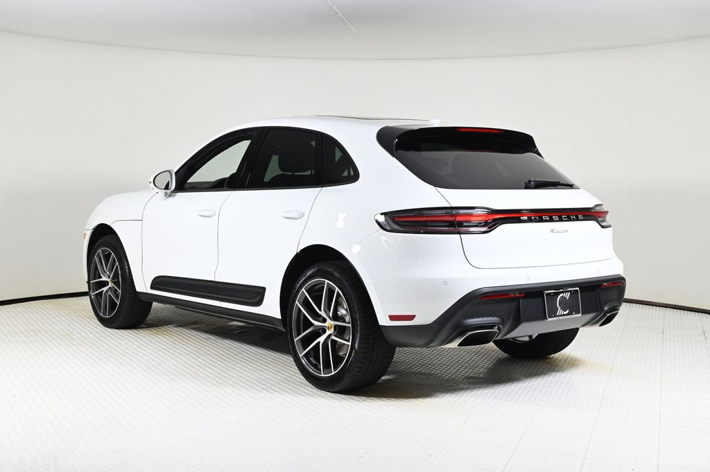 2026 Porsche Macan T photo 3